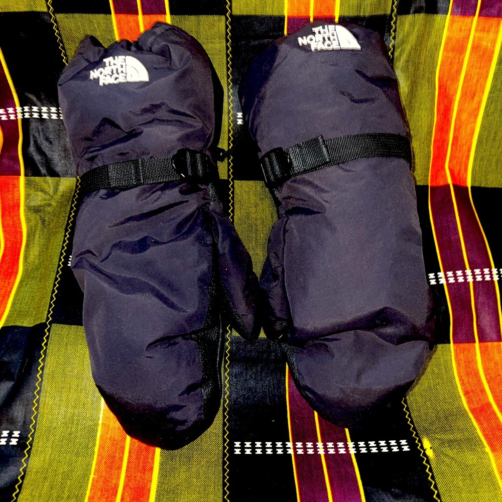 North Face Medium Black Nylon Mittens